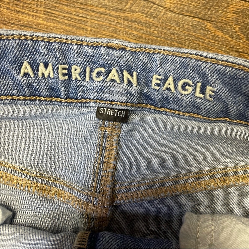 American Eagle Mom Jeans Womens 6 LONG High Rise Stretch Blue Denim Distressed - Picture 3 of 10